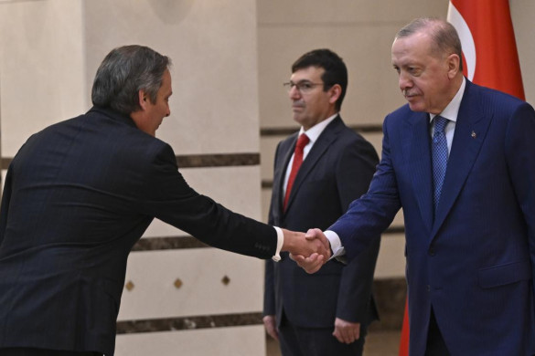 Ərdoğan üç ölkənin səfirlərini qəbul edib