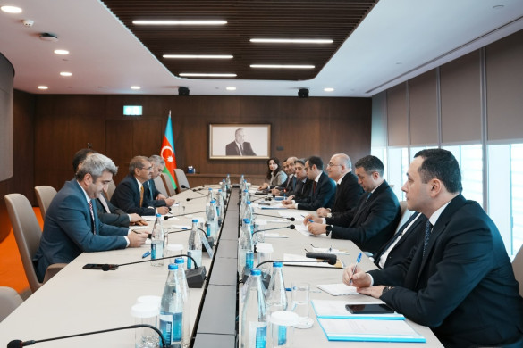 Asiya İnkişaf Bankı ilə əməkdaşlıq məsələləri müzakirə edilib