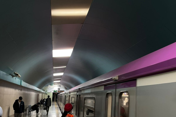 Metronun Qırmızı xəttində texniki nasazlıq baş verib