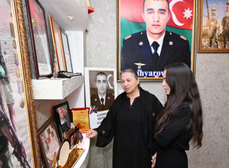Heydər Əliyev Fondunun vitse-prezidenti Leyla Əliyeva Vətən Müharibəsi Qəhrəmanı Şahin Allahyarovun ailəsini ziyarət edib