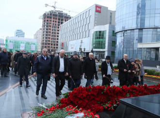 Qərbi Azərbaycan İcması Xocalı soyqırımı abidəsini ziyarət edib