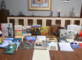 Türk Mədəniyyəti və İrsi Fondu tərəfindən nəşr olunan kitablar Manas Qırğız-Türk Universitetinə hədiyyə edilib