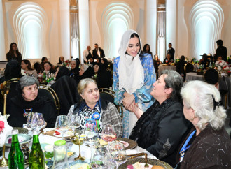 Heydər Əliyev Fondunun vitse-prezidenti Leyla Əliyeva şəhid ailələri ilə birlikdə iftar süfrəsində iştirak edib