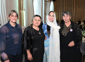 Heydər Əliyev Fondunun vitse-prezidenti Leyla Əliyeva şəhid ailələri ilə birlikdə iftar süfrəsində iştirak edib