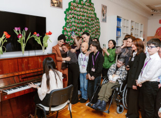 Leyla Əliyeva, Arzu Əliyeva və Alena Əliyeva “Yaşama Dəstək” Mərkəzində olublar