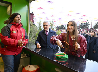 Alena Əliyeva Novruz yarmarkasını ziyarət edib