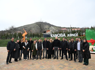 Prezident İlham Əliyev və Birinci xanım Mehriban Əliyeva Xanooba kənd sakinləri ilə səmimi söhbət etdi
