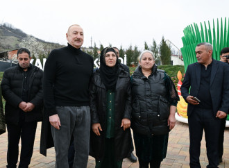 Prezident İlham Əliyev və Birinci xanım Mehriban Əliyeva Xanooba kənd sakinləri ilə səmimi söhbət etdi