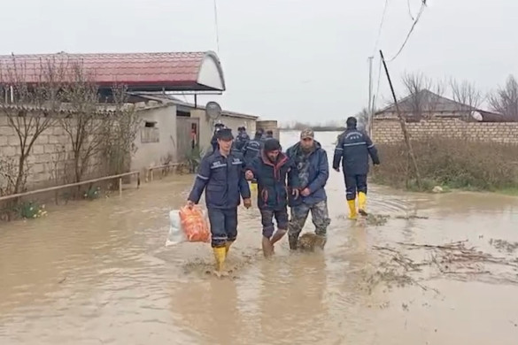 Xaçmazın Cığatay kəndində evlərini su basan 22 nəfər təxliyə edilib