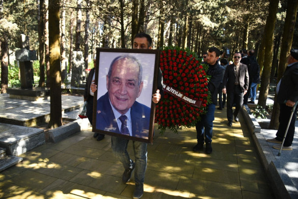 Xalq artisti Rasim Balayev I Fəxri xiyabanda dəfn olunub