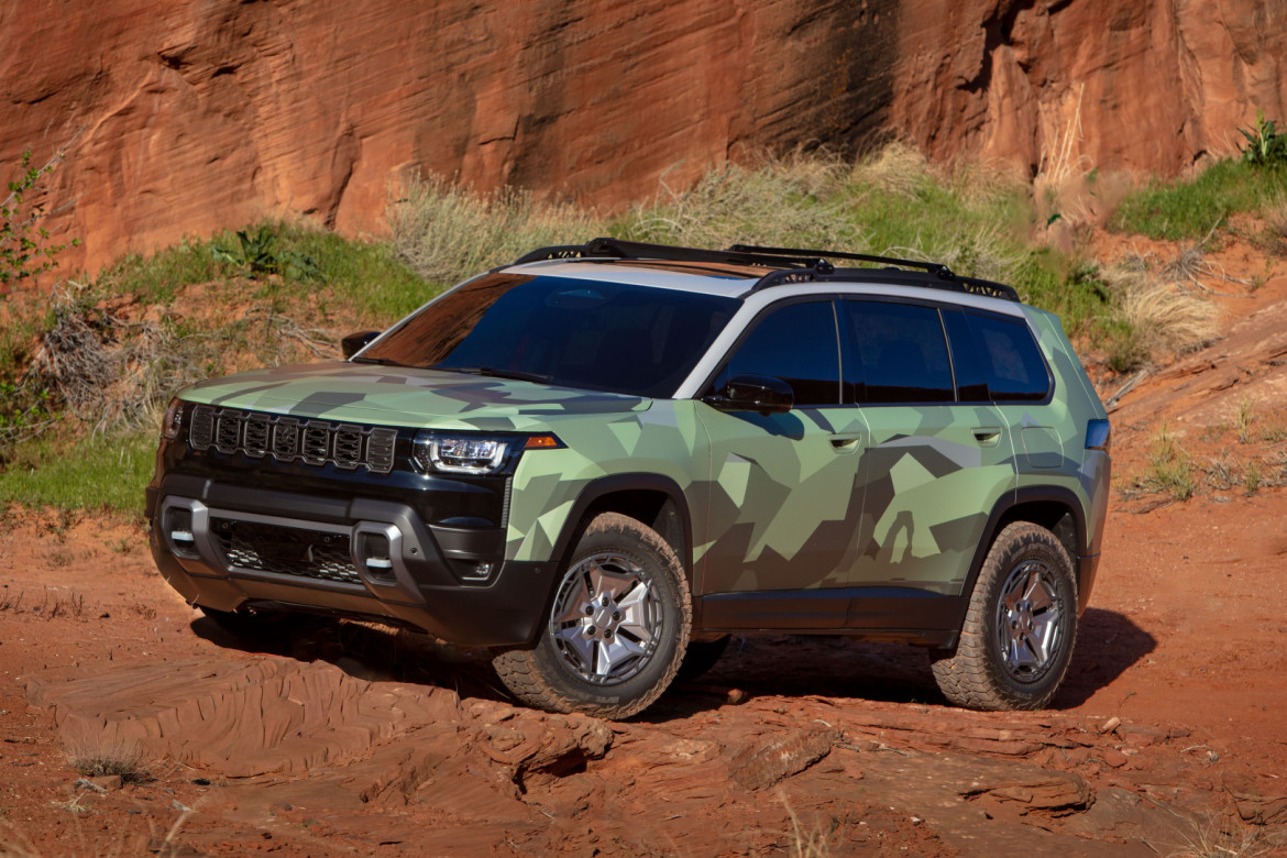 Jeep yeni Cherokee Trailhawk konseptini və ekstremal Recon modelini nümayiş etdirdi