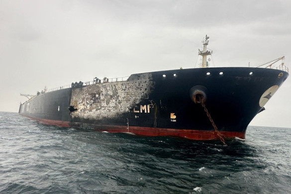 İran Fars körfəzində daha bir neft tankerini vurub