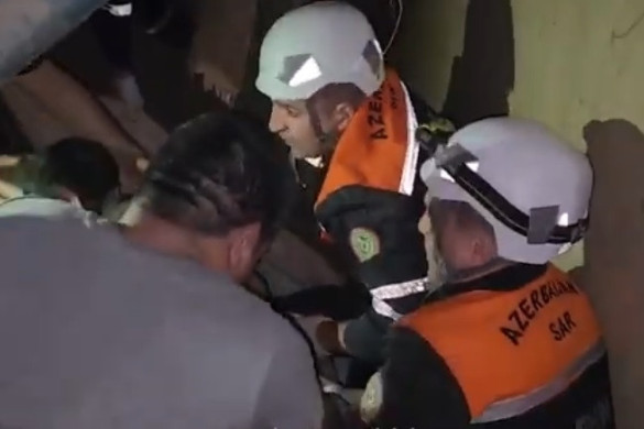 Bakıda ev çökdü, gənc qız xilas edildi