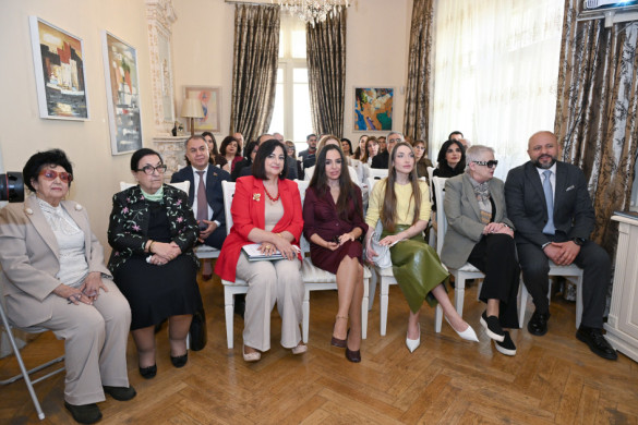 Leyla Əliyeva və Alena Əliyeva “İrəvan: tarixin və itirilmiş irsin əks-sədası” kitabının təqdimat mərasimində iştirak ediblər