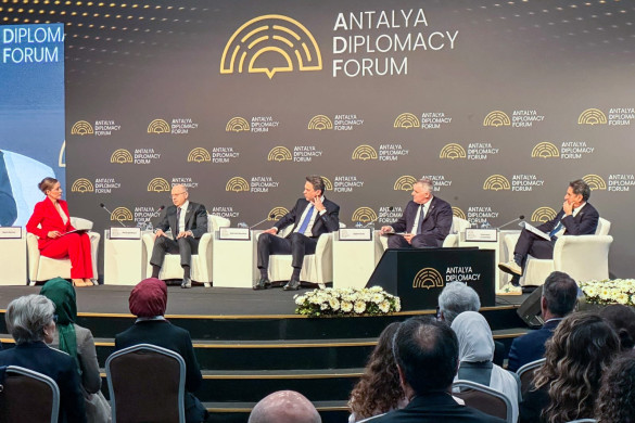 Antalya Forumunda qlobal enerji böhranı və risklər müzakirə olunub