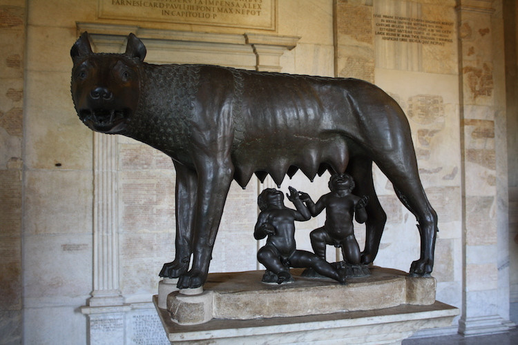 Bu gün Roma şəhərinin əsası qoyuldu