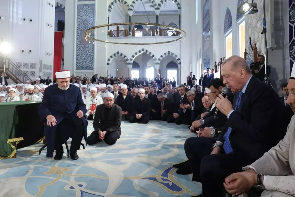 Ərdoğan hafizlik sertifikatlarının təqdimolunma mərasiminə qatılıb