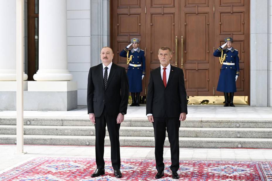 Qəbələdə Çexiyanın Baş naziri Andrey Babişin rəsmi qarşılanma mərasimi olub