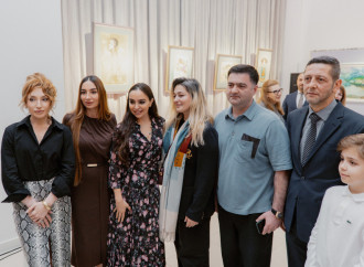 Leyla Əliyeva, Arzu Əliyeva və Alena Əliyeva “Art in Motion” sərgisini ziyarət ediblər
