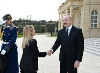 Prezident İlham Əliyevin İtaliya Nazirlər Şurasının sədri Ciorcia Meloni ilə təkbətək görüşü keçirilir