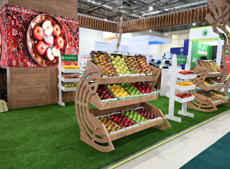 Prezident İlham Əliyev və Birinci xanım Mehriban Əliyeva 19-cu “Caspian Agro Week” və 31-ci “InterFood Azerbaijan” sərgiləri ilə tanış olublar