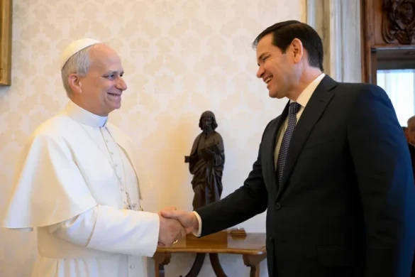 ABŞ dövlət katibi Roma səfərində Vatikanla gərginliyi azalda biləcəkmi?