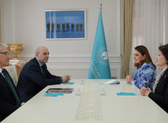 Türk Mədəniyyəti və İrsi Fondunun Prezidenti Aktotı Raimkulova Azərbaycanın İqlim Məsələləri üzrə nümayəndəsi Muxtar Babayevlə görüşüb