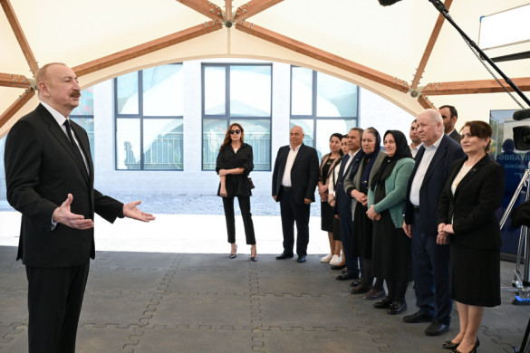 Prezident İlham Əliyev və Birinci xanım Mehriban Əliyeva Cəbrayıl rayonunun Şükürbəyli kəndinə köçən sakinlərlə görüşüblər