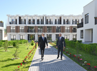 Prezident İlham Əliyev Zəngilan şəhərində inşa olunmuş ilk yaşayış kompleksinin açılışında iştirak edib