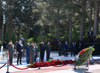 Dövlət və hökumət rəsmiləri Fəxri xiyabanda Ulu Öndərin xatirəsini anıblar