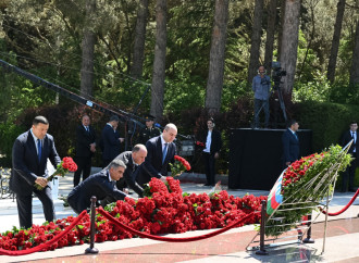 Dövlət və hökumət rəsmiləri Fəxri xiyabanda Ulu Öndərin xatirəsini anıblar