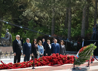 Dövlət və hökumət rəsmiləri Fəxri xiyabanda Ulu Öndərin xatirəsini anıblar