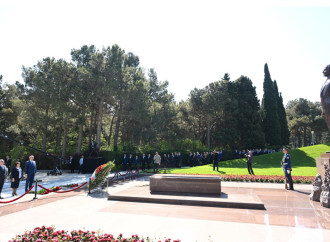 Dövlət və hökumət rəsmiləri Fəxri xiyabanda Ulu Öndərin xatirəsini anıblar