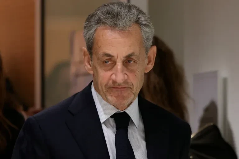 Qəddafinin pulları Sarkozinin siyasi karyerasını bitirə bilərmi?