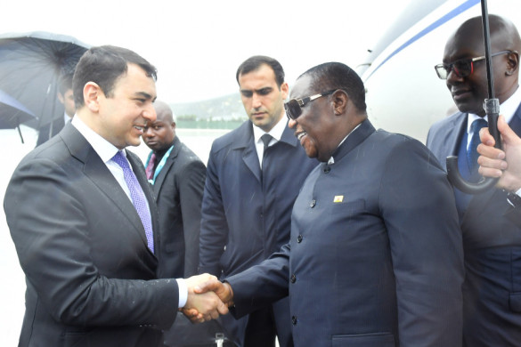Zimbabve Respublikasının Vitse-prezidenti Azərbaycana səfərə gəlib