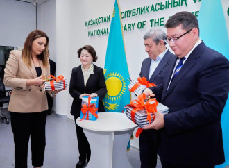 Almatıda Birinci Bakı Türkoloji Qurultayının 100 illiyinə həsr olunmuş Türk Mədəniyyəti və İrsi Fondunun fundamental nəşrləri ictimaiyyətə təqdim edilib