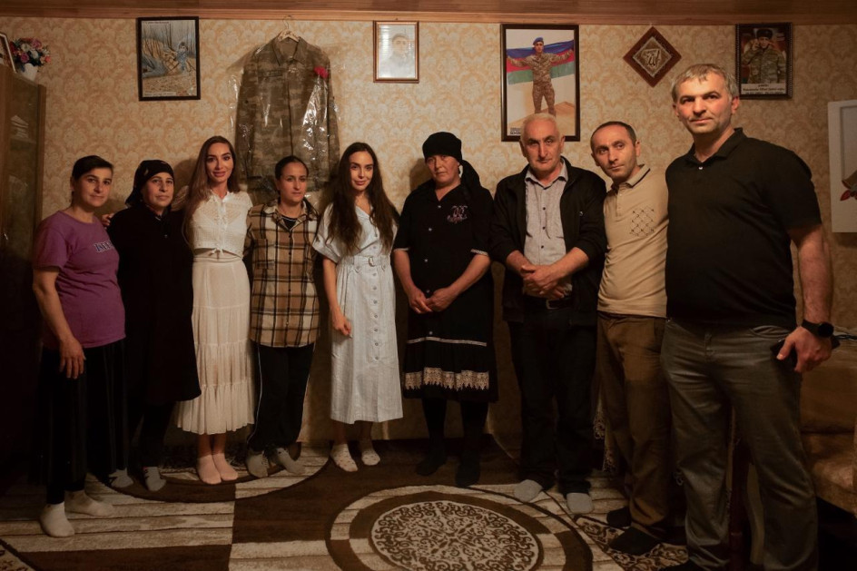 Leyla Əliyeva və Arzu Əliyeva Lənkəranda şəhid ailəsini ziyarət ediblər