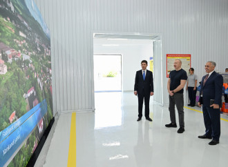 Prezident İlham Əliyev Xankəndidə iş əlcəkləri istehsalı müəssisəsinin açılışında iştirak edib