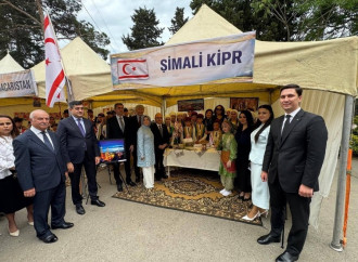 Türkiyə səfiri Mərdəkanda Türk şəhidlərinin məzarını ziyarət edib