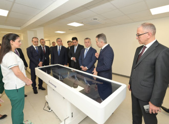Emin Əmrullayev və Teymur Musayev Qarabağ Universitetinin klinikasında olublar