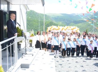 Elm və təhsil naziri azad Kəlbəcərin ilk məzununun "Son zəng" tədbirində iştirak edib