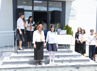 Elm və təhsil naziri azad Kəlbəcərin ilk məzununun "Son zəng" tədbirində iştirak edib