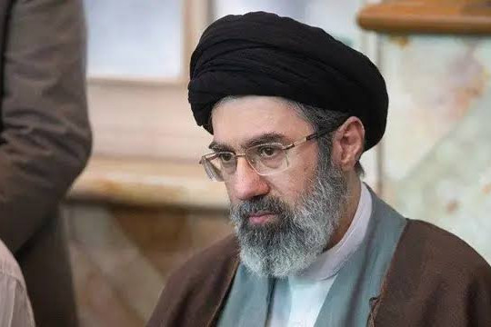 İranın ali rəhbəri altı yüksək rütbəli hərbi komandir təyin edib