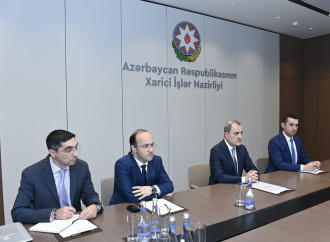 Ceyhun Bayramov Malayziya səfirini qəbul edib