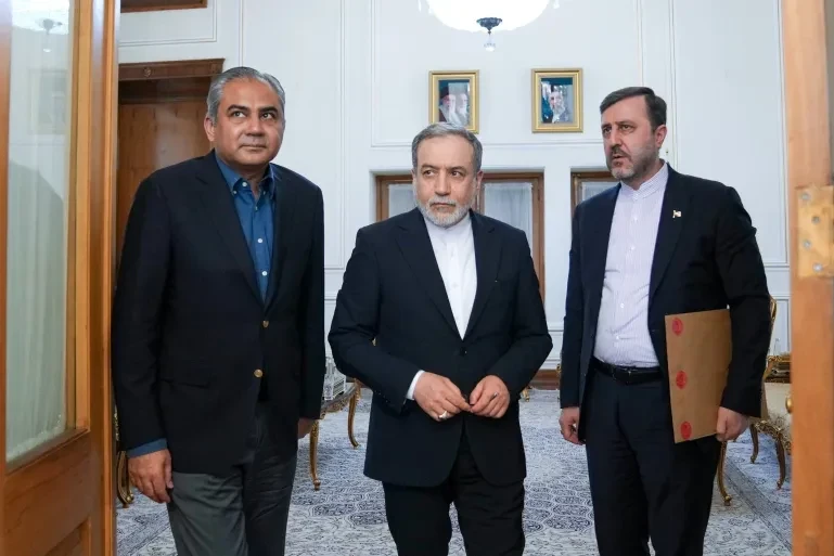 Pakistan daxili işlər naziri İranın XİN rəhbəri ilə görüşəcək