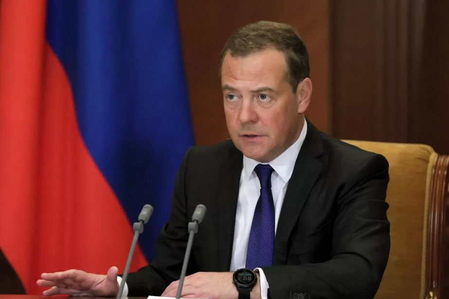 Dmitri Medvedev: ABŞ-İran sülhünü gözləmək tələskənlik olar