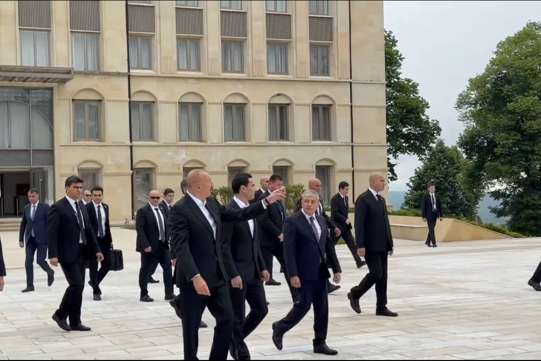 Azərbaycan Prezidenti İlham Əliyev və Türkmənistan Prezidenti Sərdar Berdiməhəmmədovun Şuşa gəzintisindən görüntülər