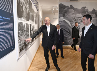Azərbaycan Prezidenti İlham Əliyev və Türkmənistan Prezidenti Sərdar Berdiməhəmmədov Şuşada “Heydər Əliyev və Qarabağ” sərgisi ilə tanış olublar