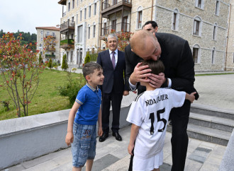 Prezident İlham Əliyev və Prezident Sərdar Berdiməhəmmədov Şuşa şəhərində inşa edilmiş birinci yaşayış kompleksində olublar