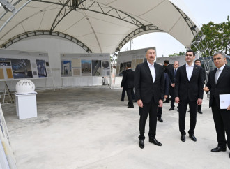 Azərbaycan Prezidenti İlham Əliyev və Türkmənistan Prezidenti Sərdar Berdiməhəmmədov Şuşa məscidində tikinti işlərinin gedişi ilə tanış olublar